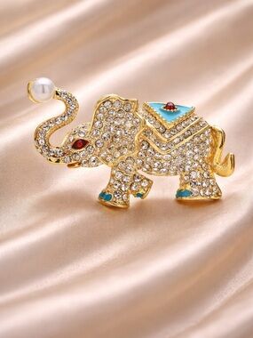 Lucky Elephant Crystal Pearl Brooch